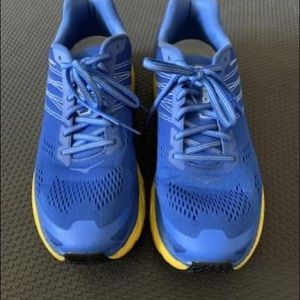 Hoka Clifton 6 - men’s size 9.5